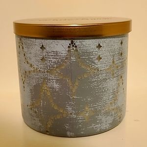 Winter Scented Bath & Body 3 Wick Candle.